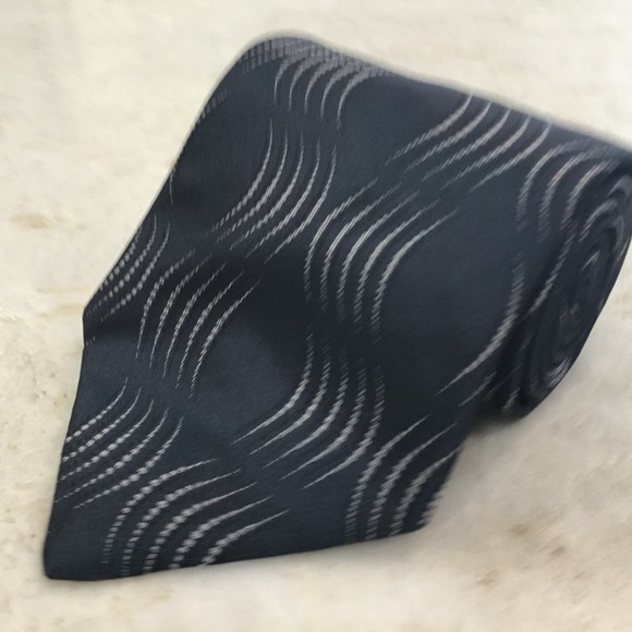 PERRY ELLIS SILK TIE - Picture 10 of 11